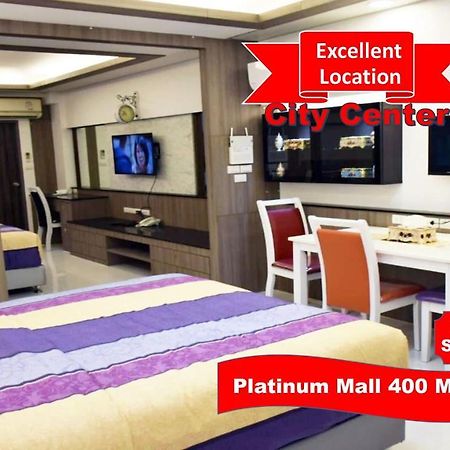 Family Suite Room Pratunam Bangkok Esterno foto