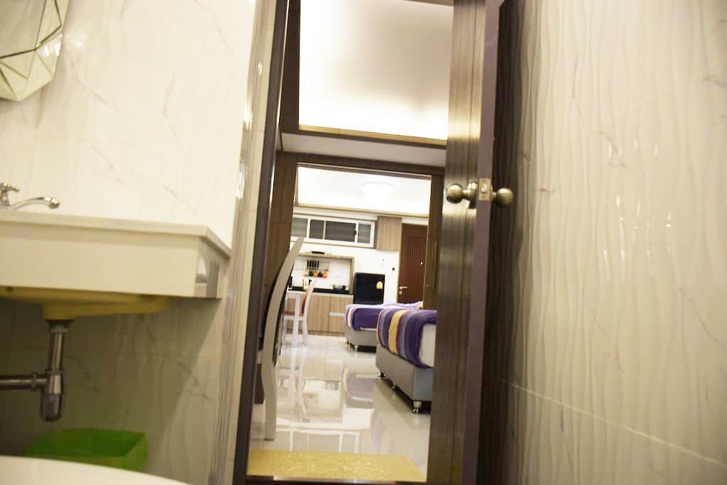 Family Suite Room Pratunam Bangkok Esterno foto