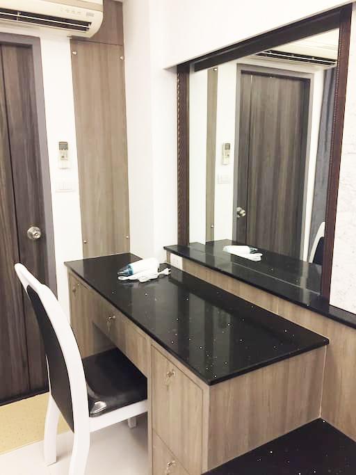 Family Suite Room Pratunam Bangkok Esterno foto